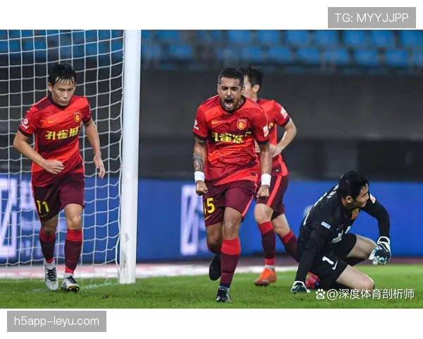 德甲射手榜激战正酣，谁能笑到最后问鼎金靴？