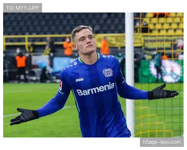 德甲新帅上任引爆战术革新,球队状态回暖表现抢眼 德甲新帅上任引爆战术革新,球队状态回暖表现抢眼