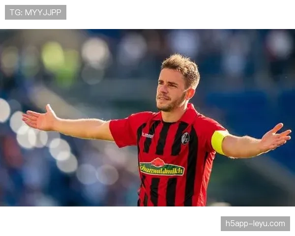 弗赖堡防守体系革新显成效，状态回暖后防线持续稳固