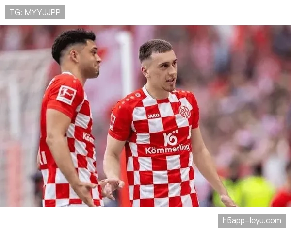 美因茨05强势逆转劲旅，状态回升点燃保级希望