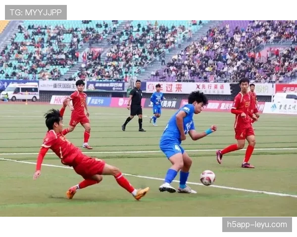 酒红战袍焕新生，球队强势复苏点燃球迷激情