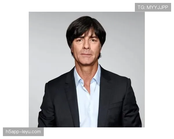 勒夫持续精进战术造诣，铸就教练席传奇，率队屡创佳绩